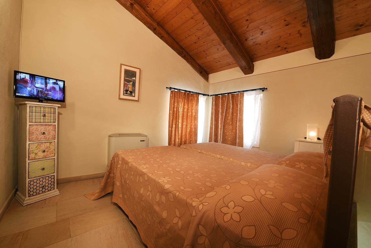Notte In Langa Bed & Breakfast La Morra Luaran gambar