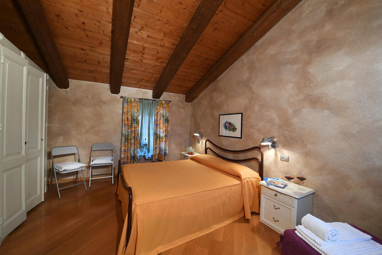 Notte In Langa Bed & Breakfast La Morra Luaran gambar
